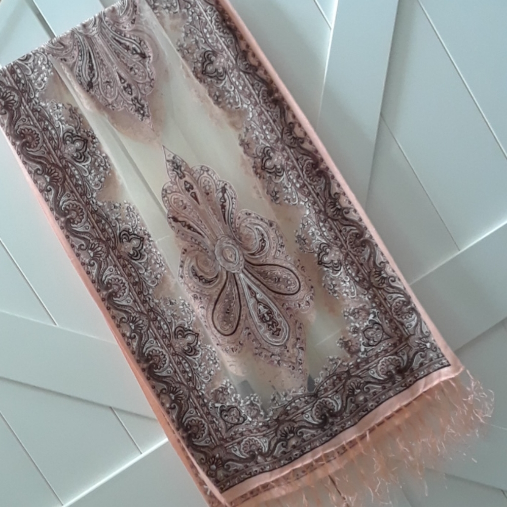 BEAUTIFUL SCARF/SHAWL..NWOT